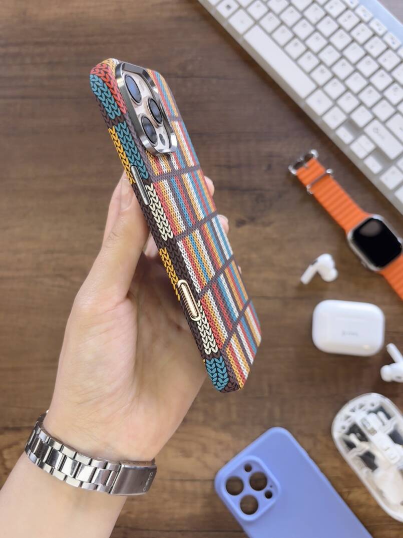 iPhone 13 Pro Max Kılıf Etnik Desenli Örgü Görünümlü Magsafe Uyumlu Premium Kapak Kılıf SOO-900 - 23