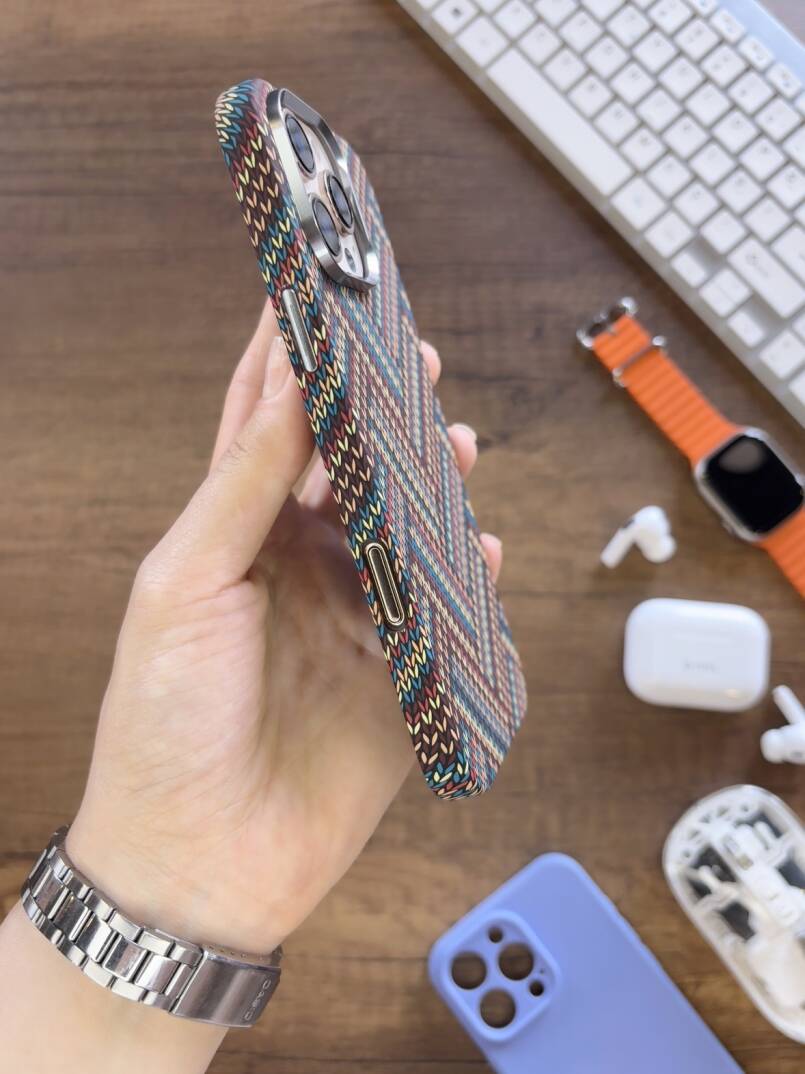 iPhone 16 Pro Kılıf Etnik Desenli Örgü Görünümlü Magsafe Uyumlu Premium Kapak Kılıf SOO-900 - 14