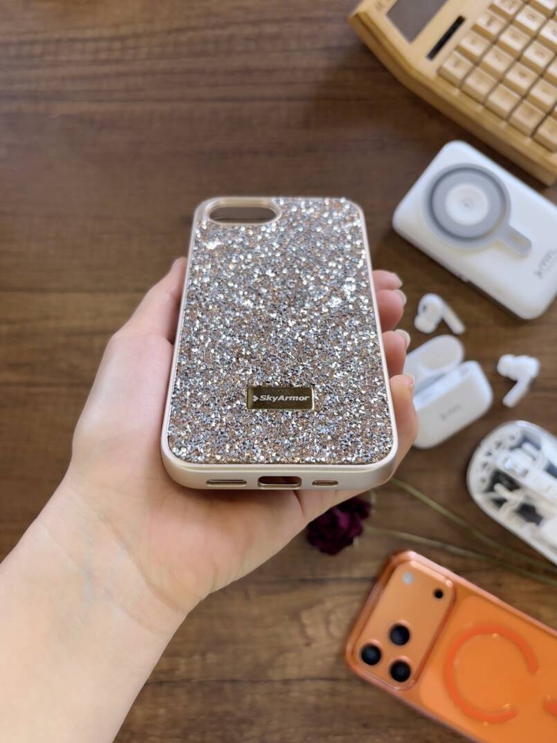 iPhone 16E Uyumlu Kadife İç Yüzey Tasarımlı Taşlı Işıltılı Parlak Pırlanta Kılıf Dia Plus - 10