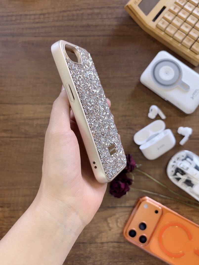 iPhone 16E Uyumlu Kadife İç Yüzey Tasarımlı Taşlı Işıltılı Parlak Pırlanta Kılıf Dia Plus - 11
