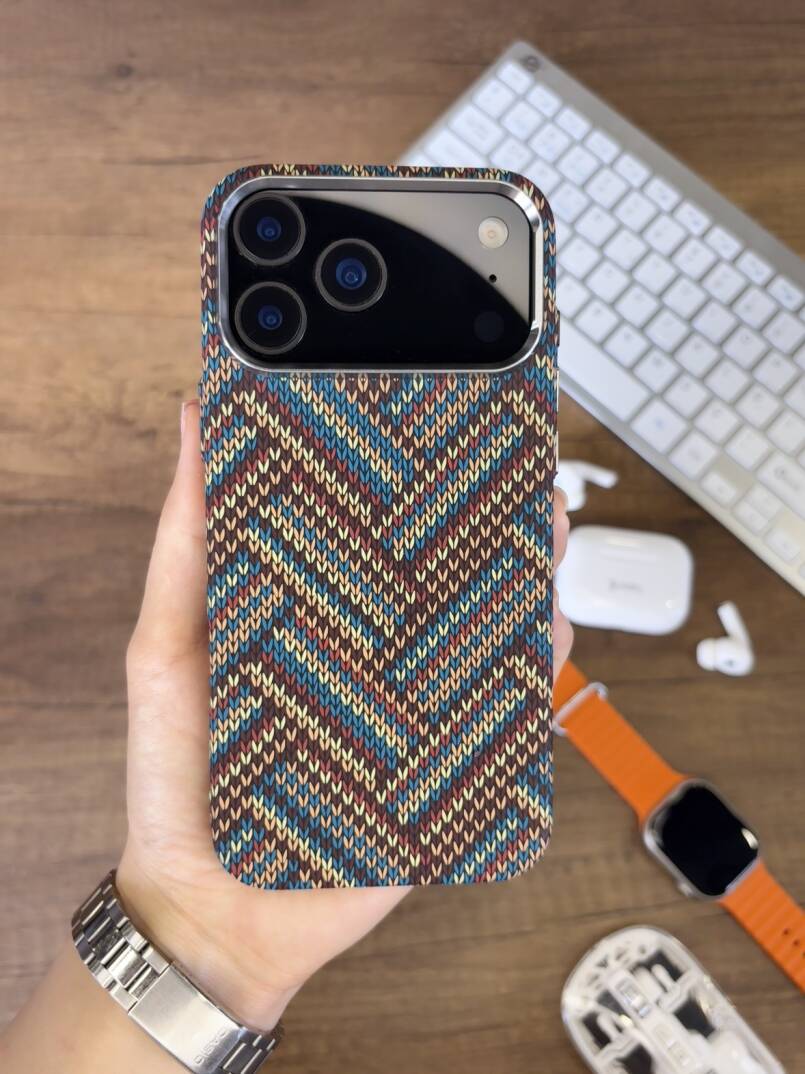 iPhone 17 Pro Kılıf Etnik Desenli Örgü Görünümlü Magsafe Uyumlu Premium Kapak Kılıf SOO-900 - 11