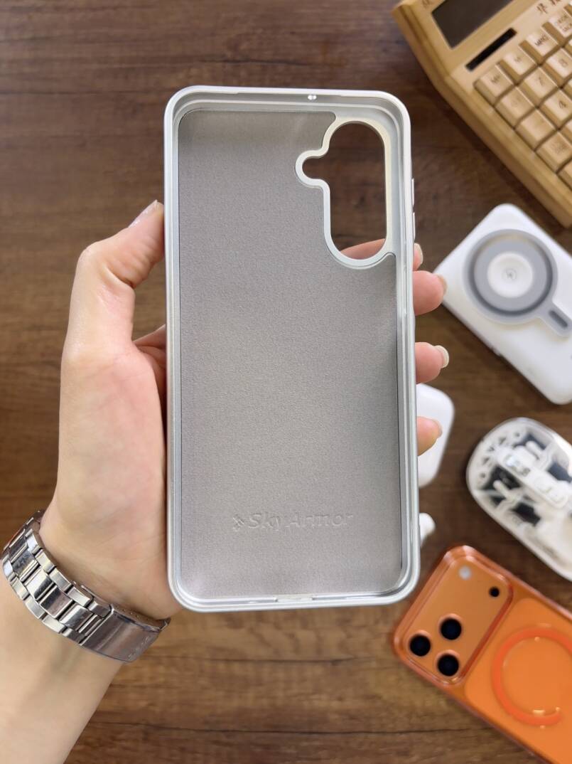 Samsung A17 Uyumlu Kadife İç Yüzey Tasarımlı Taşlı Işıltılı Parlak Pırlanta Kılıf Dia Plus - 42
